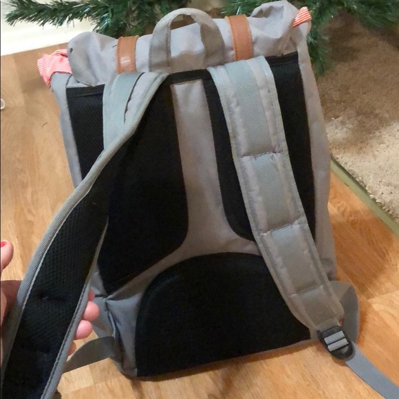 Herschel little America Backpack - Picture 16 of 16